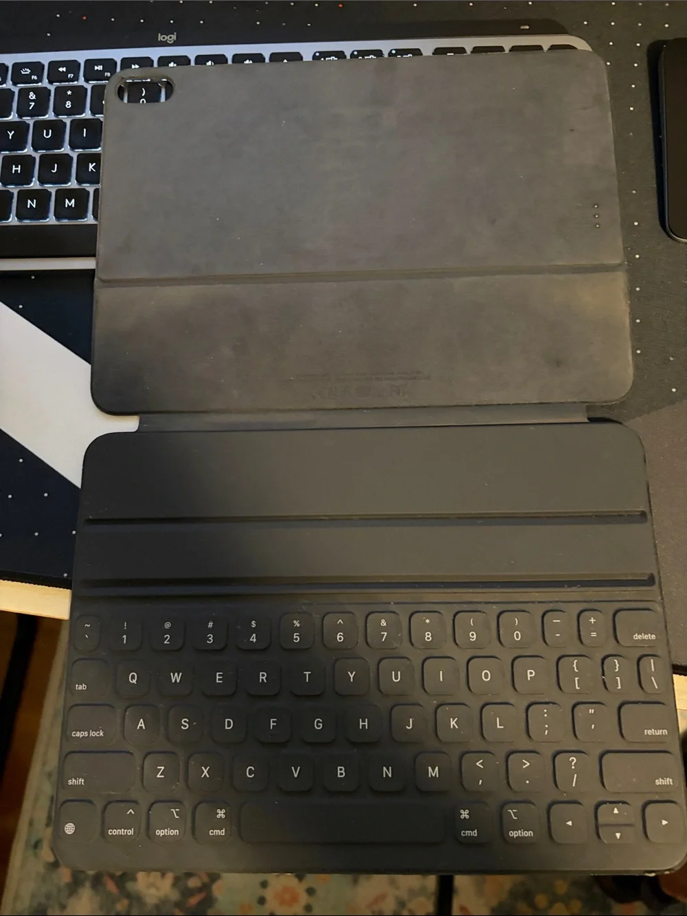 Apple Smart Keyboard Folio in Black ipad pro ipad air 11” 11 inch used